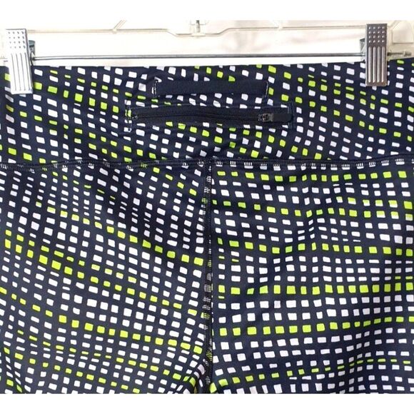 Under Armour Womens Capri Leggings M Blk/Wht/Y HeatGear Workout Athletic Runner - Picture 6 of 9